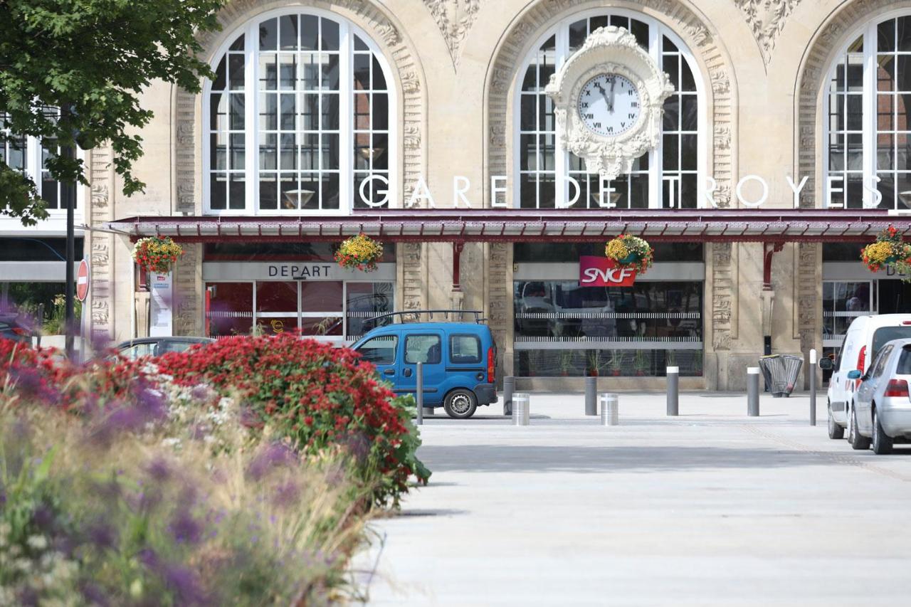 Appartement Cozy Avec Stationnement Gratuit Saint-André-les-Vergers Extérieur photo